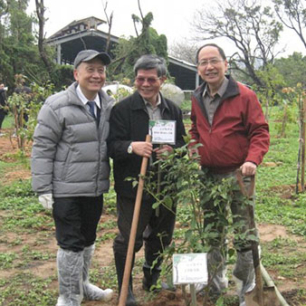 104學年度植樹週活動照片( 5 張相片 )
